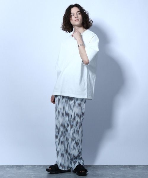 HARE(ハレ)の「アブストラクトストライププリーツパンツ(HARE)(その他パンツ・メンズ・ホワイト系その他/ブラック系その他/レッド系その他・FREE)」の9枚目の写真