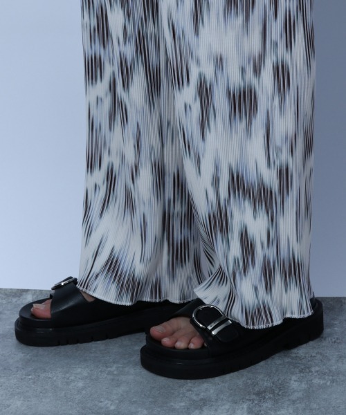 HARE(ハレ)の「アブストラクトストライププリーツパンツ(HARE)(その他パンツ・メンズ・ホワイト系その他/ブラック系その他/レッド系その他・FREE)」の15枚目の写真