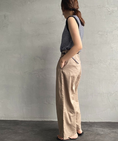 SOMETHING（サムシング）の「[SOMETHING/サムシング] 別注 コットンリネン ベルト付きタックワイドパンツ（その他パンツ・レディース・ブラウン/アイボリー/グレイッシュベージュ・S/M/XS）」の15枚目の写真