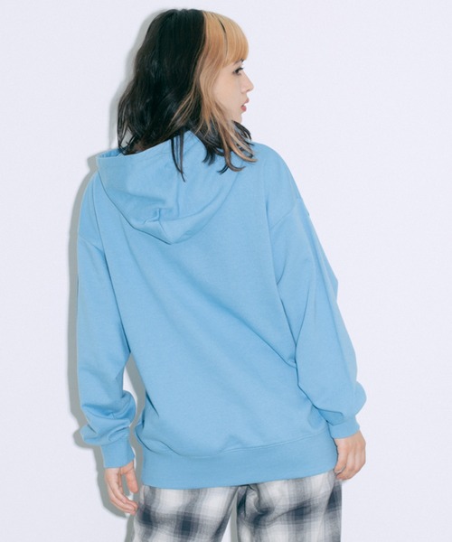 X-girl（エックスガール）の「THICK RUBBER MILLS LOGO SWEAT HOODIE（パーカー・レディース・ライトブルー/ブラック/ベージュ/パープル・S/M/L/XL）」の8枚目の写真
