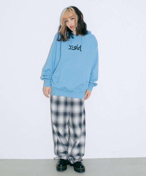 X-girl（エックスガール）の「THICK RUBBER MILLS LOGO SWEAT HOODIE（パーカー・レディース・ライトブルー/ブラック/ベージュ/パープル・S/M/L/XL）」の9枚目の写真