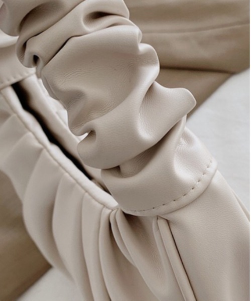 ammy.（エイミードット）の「【 ammy. / エイミードット 】 ギャザー ハンドル ミニ ハンドバッグ（ハンドバッグ・レディース・ブラック/ホワイト・FREE）」の6枚目の写真