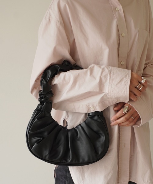 ammy.（エイミードット）の「【 ammy. / エイミードット 】 ギャザー ハンドル ミニ ハンドバッグ（ハンドバッグ・レディース・ブラック/ホワイト・FREE）」の7枚目の写真