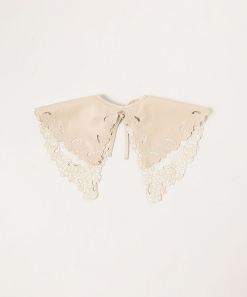 Ray BEAMS（レイビームス）の「Ray BEAMS / フェイクレザー カットワーク 付け襟（付け襟・レディース・ブラック/ナチュラル・ONE SIZE）」の3枚目の写真