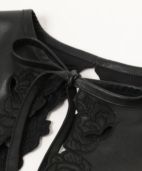 Ray BEAMS（レイビームス）の「Ray BEAMS / フェイクレザー カットワーク 付け襟（付け襟・レディース・ブラック/ナチュラル・ONE SIZE）」の11枚目の写真