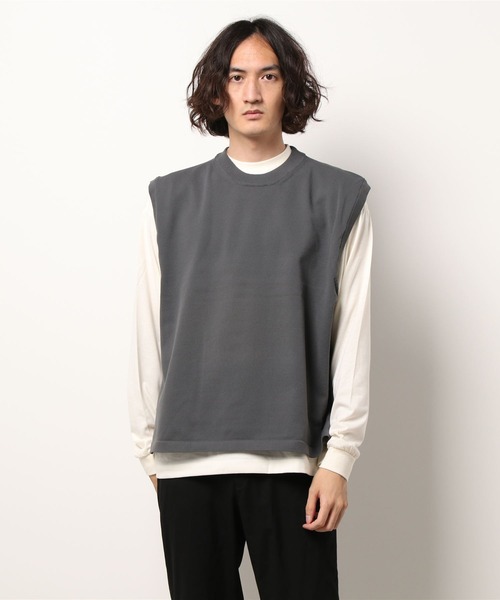 CRAFT STANDARD BOUTIQUE(クラフトスタンダードブティック)の「ライトニットベスト+長袖カットTEE *(ベスト・メンズ・ブラック/ベージュ/グレー・M/L)」の1枚目の写真