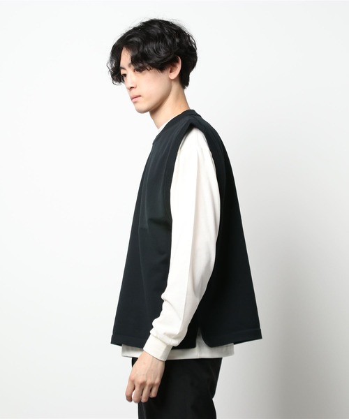 CRAFT STANDARD BOUTIQUE(クラフトスタンダードブティック)の「ライトニットベスト+長袖カットTEE *(ベスト・メンズ・ブラック/ベージュ/グレー・M/L)」の7枚目の写真