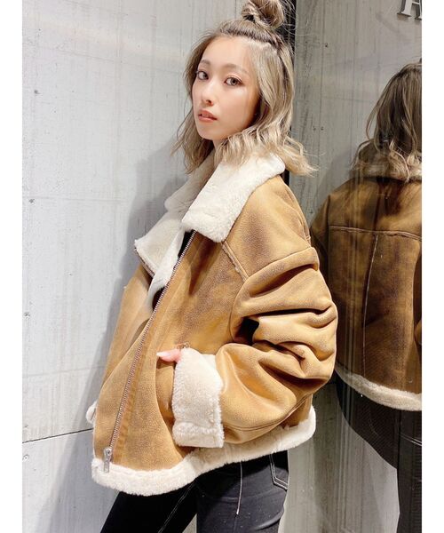 GYDA（ジェイダ）の「ドッキングエコファーライダースジャケット（ムートンコート・レディース・アイボリー/ブラウン・FREE）」の7枚目の写真