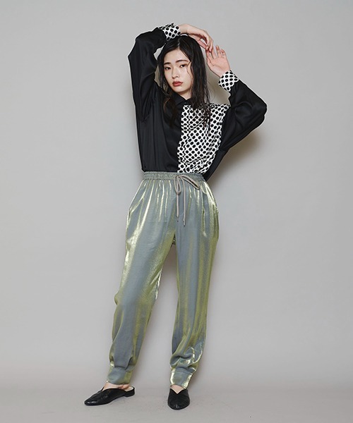 lautreamont BLEUBLANC（ロートレアモンブルーブラン）の「<lautreamont BLEUBLANC>バイカラードットシャツ≪洗濯機で洗える≫（シャツ/ブラウス・レディース・ブラック系その他/アイボリー・9号）」の20枚目の写真