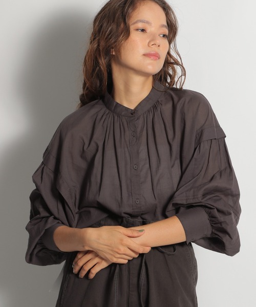 niko and...（ニコアンド）の「【9/2 ヒルナンデスOA放映アイテム】80ボイルタックロングスリーブチュニックシャツ（シャツ/ブラウス・レディース・オフホワイト/ブルー/スモーク・MEDIUM/LARGE）」の3枚目の写真