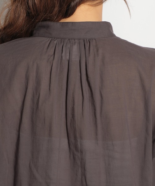 niko and...（ニコアンド）の「【9/2 ヒルナンデスOA放映アイテム】80ボイルタックロングスリーブチュニックシャツ（シャツ/ブラウス・レディース・オフホワイト/ブルー/スモーク・MEDIUM/LARGE）」の9枚目の写真