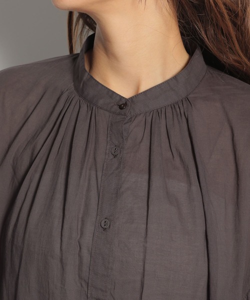 niko and...（ニコアンド）の「【9/2 ヒルナンデスOA放映アイテム】80ボイルタックロングスリーブチュニックシャツ（シャツ/ブラウス・レディース・オフホワイト/ブルー/スモーク・MEDIUM/LARGE）」の10枚目の写真