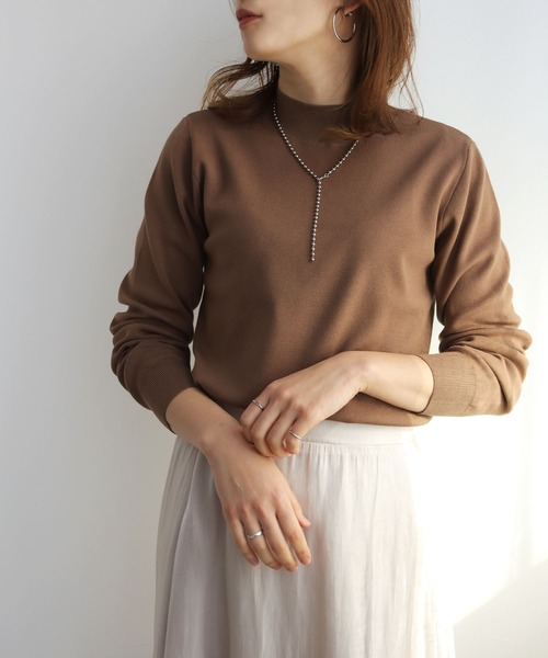 HER CLOSET（ハークローゼット）の「【shemoshelly】WEB限定プチハイネックベーシックニットプルオーバー（ニット/セーター・レディース・ブラック/ダークグリーン/ブラウン/ブルー/アイボリー/グレイッシュベージュ・M）」の4枚目の写真