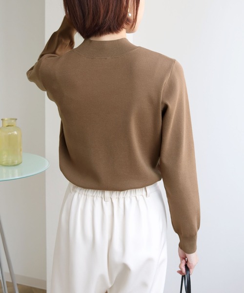 HER CLOSET（ハークローゼット）の「【shemoshelly】WEB限定プチハイネックベーシックニットプルオーバー（ニット/セーター・レディース・ブラック/ダークグリーン/ブラウン/ブルー/アイボリー/グレイッシュベージュ・M）」の22枚目の写真