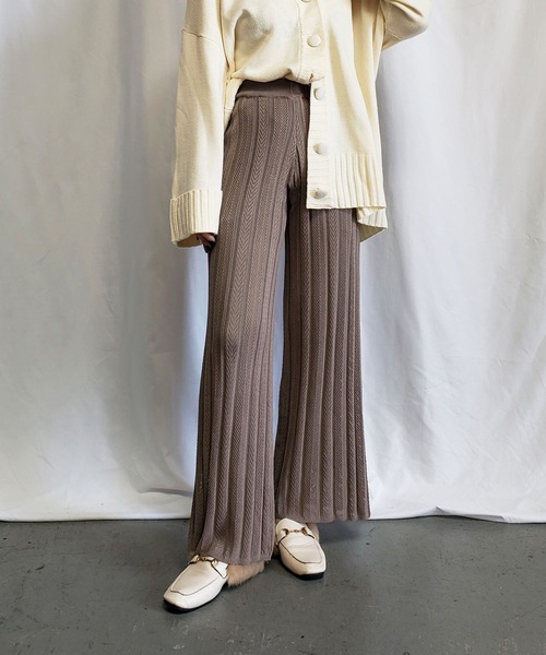 me+em select（ミームセレクト）の「クロシェプリーツニットワイドパンツ【裏地付き】（その他パンツ・レディース・ベージュ/ブラック/オートミール/イエロー/グリーン・FREE）」の4枚目の写真