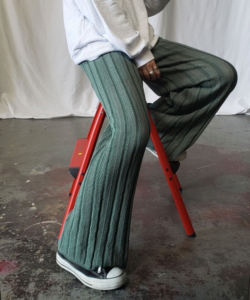 me+em select（ミームセレクト）の「クロシェプリーツニットワイドパンツ【裏地付き】（その他パンツ・レディース・ベージュ/ブラック/オートミール/イエロー/グリーン・FREE）」の5枚目の写真