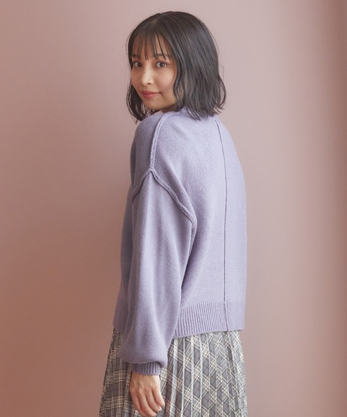 Honeys（ハニーズ）の「アウトシームトップス（ニット/セーター・レディース・アイボリー/パープル/ブラック/オリーブ/ベージュ・L/S/M）」の7枚目の写真