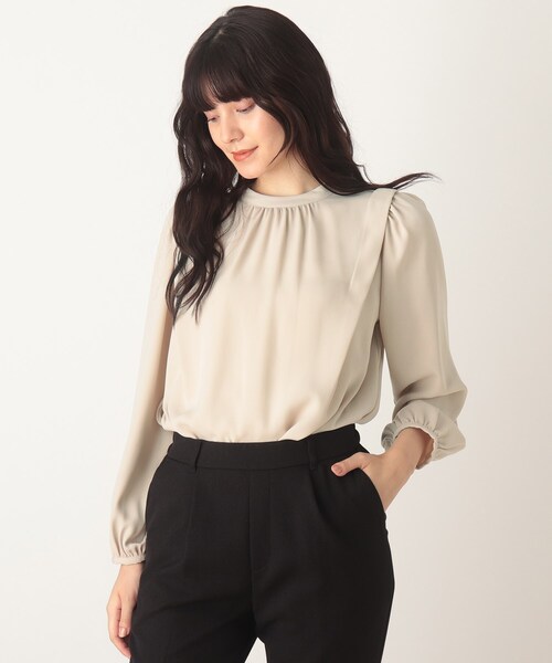 DRESKIP(ドレスキップ)の「◆イ-ジ-ケア前後2WAY袖タックブラウス(シャツ/ブラウス・レディース・ブラック/ベージュ/ダークオレンジ・02/03)」の2枚目の写真