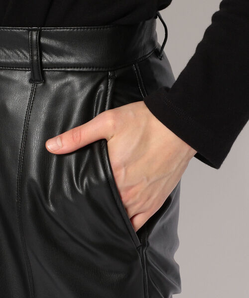 LUSOR（ルーソル）の「LUSOR（ルーソル） SLIM SLACKS エコレザースリムスラックス（スラックス・メンズ・ブラック・LARGE/MEDIUM）」の6枚目の写真