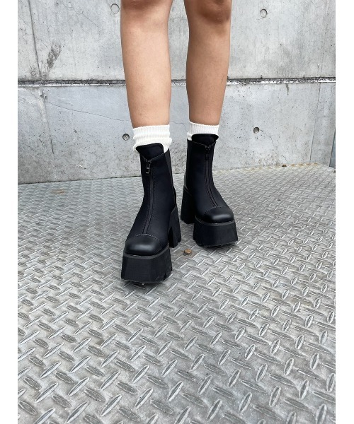 FIG&VIPER（フィグアンドバイパー）の「シャークソールZIPブーツ（ブーツ・レディース・ブラック・SMALL/MEDIUM/LARGE）」の2枚目の写真