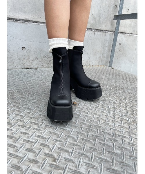 FIG&VIPER（フィグアンドバイパー）の「シャークソールZIPブーツ（ブーツ・レディース・ブラック・SMALL/MEDIUM/LARGE）」の6枚目の写真