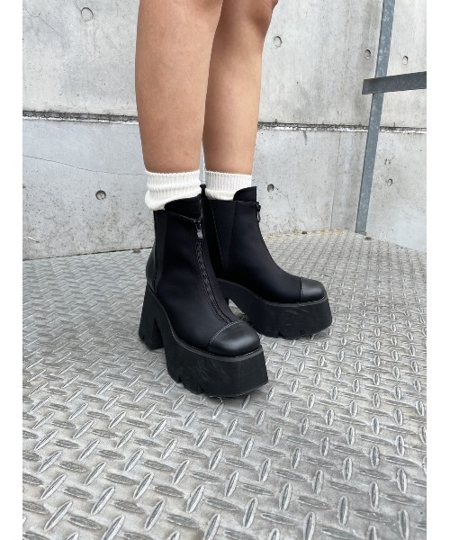 FIG&VIPER（フィグアンドバイパー）の「シャークソールZIPブーツ（ブーツ・レディース・ブラック・SMALL/MEDIUM/LARGE）」の7枚目の写真