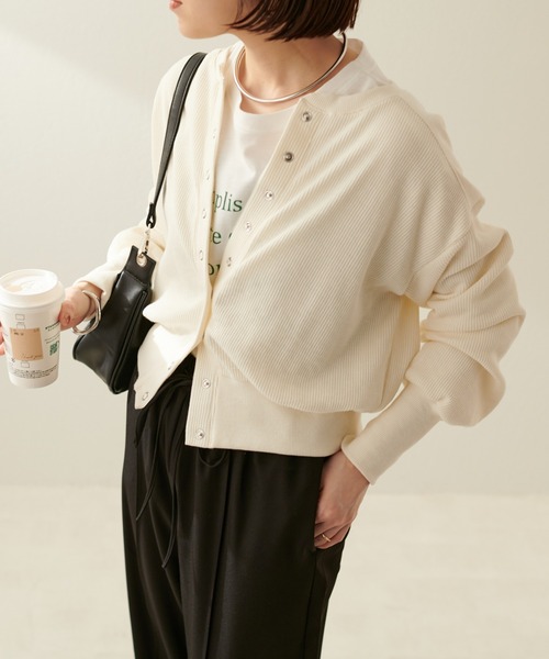 DISCOAT(ディスコート)の「【WEB限定】ワッフルショートカーディガン(カーディガン/ボレロ・レディース・ブラック/ブラウン/グリーン/グレイッシュベージュ/テラコッタ/オフホワイト/イエロー/レッド/グリーン系その他・FREE)」の2枚目の写真
