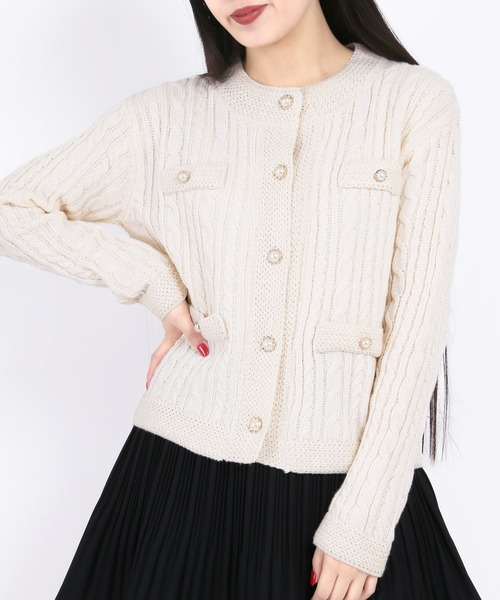 WC（ダブル シー）の「パールボタンケーブルカーディガン（カーディガン/ボレロ・レディース・ホワイト/ブラック・FREE）」の2枚目の写真