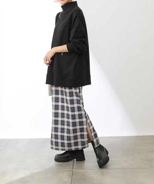 COLONY 2139（コロニートゥーワンスリーナイン）の「裏毛ハイネックプルオーバー（スウェット・レディース・ブラック/モカ/グリーン/アイボリー/ブルー・MEDIUM/LARGE）」の11枚目の写真