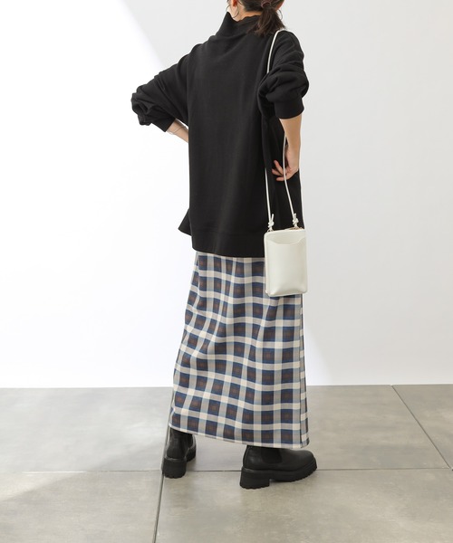 COLONY 2139（コロニートゥーワンスリーナイン）の「裏毛ハイネックプルオーバー（スウェット・レディース・ブラック/モカ/グリーン/アイボリー/ブルー・MEDIUM/LARGE）」の18枚目の写真