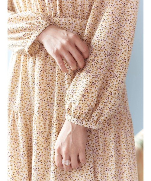 earth music&ecology（アースミュージックアンドエコロジー）の「【WEB限定】エンパイアフラワーワンピース（ワンピース・レディース・ブラック/アイボリー・FREE）」の6枚目の写真