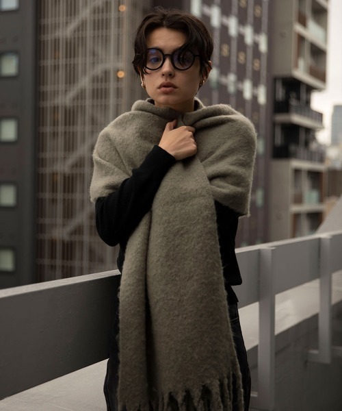 marjour(マージュール)の「BULKY MUFFLER(マフラー・レディース・アイボリー/カーキ/イエロー・FREE)」の3枚目の写真