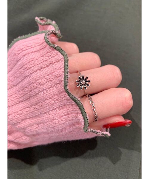 jouetie(ジュエティ)の「フラワーモチーフ2セットリング(リング・レディース・シルバー/ゴールド・FREE)」の5枚目の写真