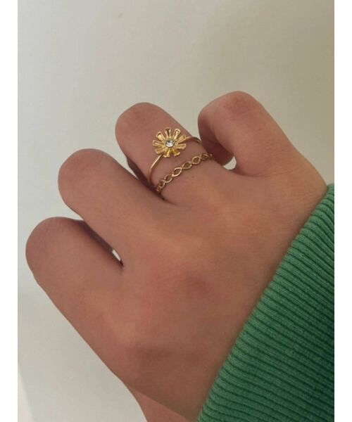 jouetie(ジュエティ)の「フラワーモチーフ2セットリング(リング・レディース・シルバー/ゴールド・FREE)」の9枚目の写真