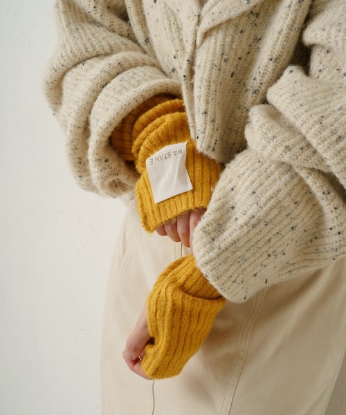 Kastane(カスタネ)の「【新色追加】ニットリブアームウォーマー(アームカバー・レディース・ブラック/グレー/アイボリー/イエロー・FREE)」の4枚目の写真