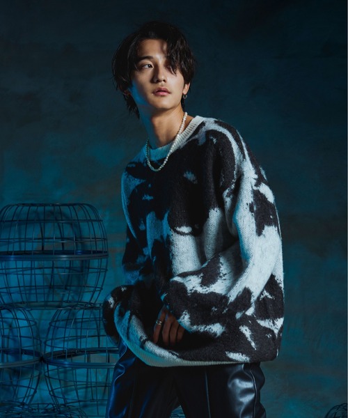 Ellno Loset（エルノロゼット）の「フラワー柄モヘアタッチニット（ニット/セーター・メンズ・ブラック/オフホワイト・MEDIUM/LARGE）」の2枚目の写真