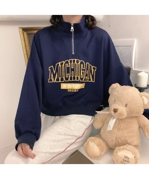 DEVICE（デバイス）の「薄手 韓国 古着風 カレッジロゴ ショート丈 ハーフジップ スウェット トレーナー（スウェット・レディース・ホワイト/ブラック/ネイビー・FREE）」の22枚目の写真