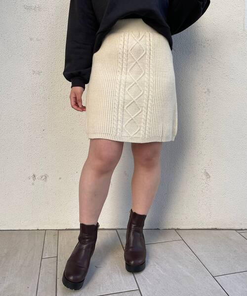MAJESTIC LEGON（マジェスティックレゴン）の「ケーブル柄ミニニットスカート（スカート・レディース・ブラック/ブラウン/アイボリー・MEDIUM）」の17枚目の写真