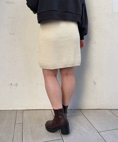 MAJESTIC LEGON（マジェスティックレゴン）の「ケーブル柄ミニニットスカート（スカート・レディース・ブラック/ブラウン/アイボリー・MEDIUM）」の19枚目の写真
