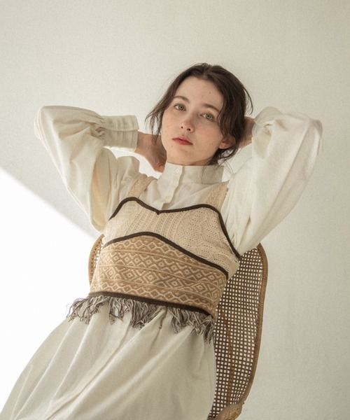 idem(イデム)の「pattern crochet bustier/クロシェ編みニットビスチェ(ベスト・レディース・ブラック/ベージュ・FREE)」の20枚目の写真