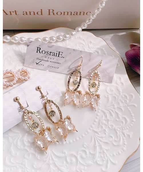 tone（トーン）の「【RosraiE】オーバルリング バタフライガラス ピアス(MA)（ピアス（両耳用）・レディース・ゴールド・FREE）」の4枚目の写真