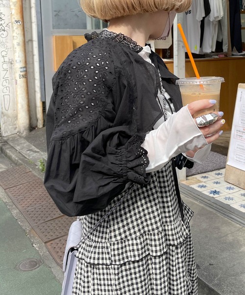 Alley by w closet(アリーバイダブルクローゼット)の「【Alley】スワトーパッチレースボレロ(シャツ/ブラウス・レディース・オフホワイト/ブラック・FREE)」の16枚目の写真