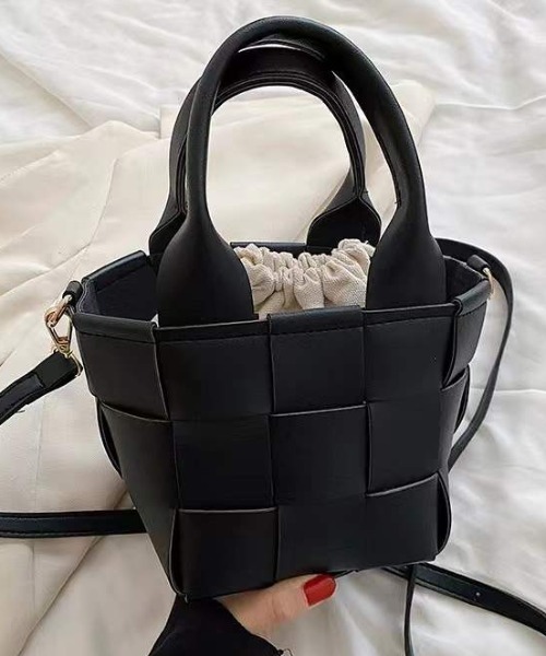 Anne  編み込みトリム クレセント 2WAY ショルダーバッグ Amazon | Anne Klein コンバーチブルクレセントショルダーバッグ