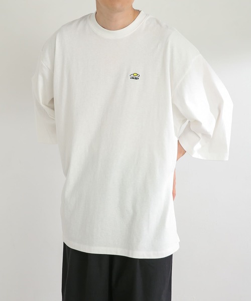 SENSE OF PLACE by URBAN RESEARCH(センスオブプレイスバイアーバンリサーチ)の「『別注』『ユニセックス』ddp×SENSE OF PLACE エクストラルーズTシャツ C(Tシャツ/カットソー・メンズ・ロイヤルブルー/ブラック/ホワイト・MEDIUM/LARGE)」の2枚目の写真