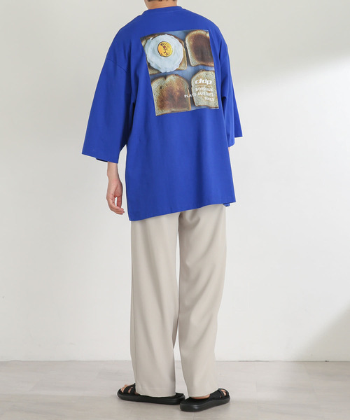 SENSE OF PLACE by URBAN RESEARCH(センスオブプレイスバイアーバンリサーチ)の「『別注』『ユニセックス』ddp×SENSE OF PLACE エクストラルーズTシャツ C(Tシャツ/カットソー・メンズ・ロイヤルブルー/ブラック/ホワイト・MEDIUM/LARGE)」の20枚目の写真