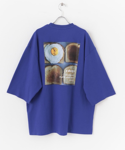 SENSE OF PLACE by URBAN RESEARCH(センスオブプレイスバイアーバンリサーチ)の「『別注』『ユニセックス』ddp×SENSE OF PLACE エクストラルーズTシャツ C(Tシャツ/カットソー・メンズ・ロイヤルブルー/ブラック/ホワイト・MEDIUM/LARGE)」の9枚目の写真