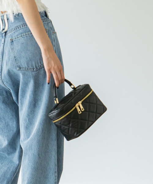U by SPICK&SPAN(ユーバイスピックアンドスパン)の「【AULENTTI/オウレンティ】キルティングバニティBAG(ショルダーバッグ・レディース・ブラック・FREE)」の3枚目の写真