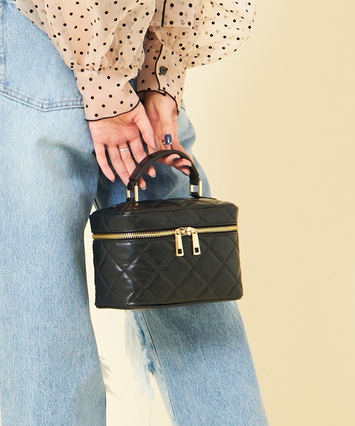 U by SPICK&SPAN(ユーバイスピックアンドスパン)の「【AULENTTI/オウレンティ】キルティングバニティBAG(ショルダーバッグ・レディース・ブラック・FREE)」の8枚目の写真