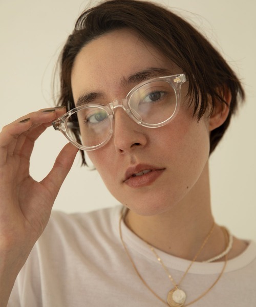 marjour（マージュール）の「CLEAR FRAME GLASSES（メガネ・レディース・クリア・FREE）」の3枚目の写真