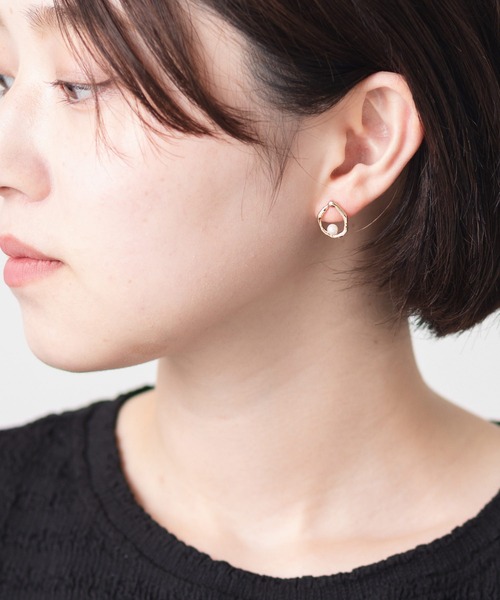 ABBEY MARKET(アビーマーケット)の「【日本製】 アシンメトリーパールピアス TRULY(ピアス(両耳用)・レディース・ゴールド系その他4/ゴールド系その他2/ゴールド/ゴールド系その他/ゴールド系その他3・FREE)」の14枚目の写真